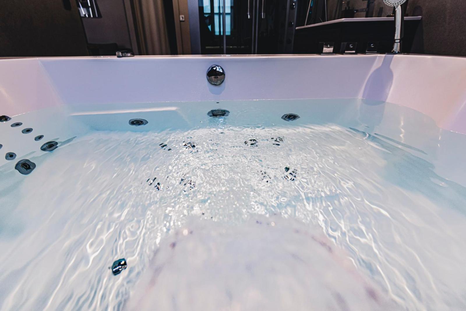Mv Suite & Spa Reims Zimmer foto